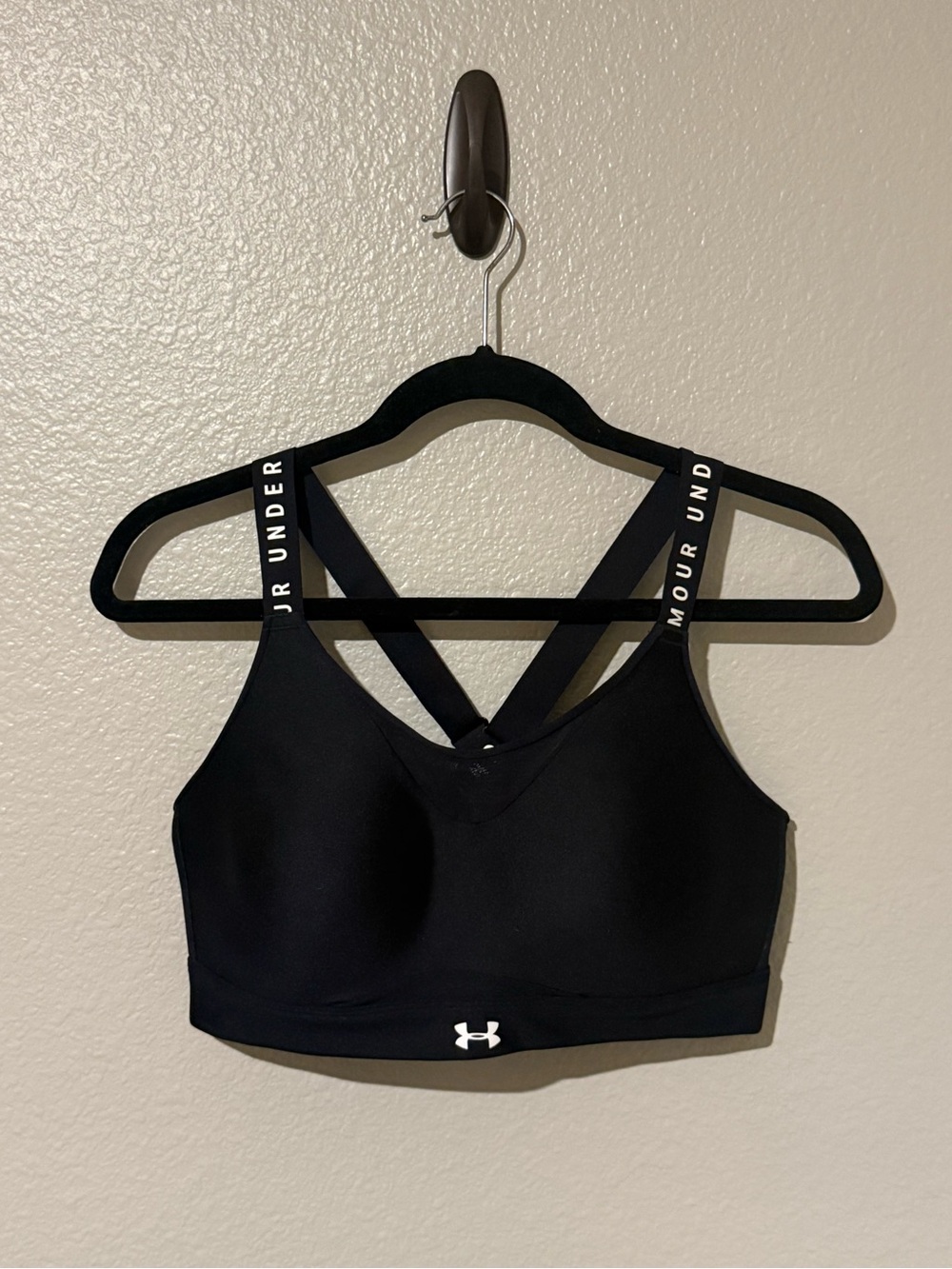 Under Armour Black Women's Crossback Sports Bra with Logo Straps